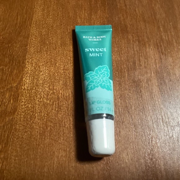 Bath & Body Works Sweet Mint lip Gloss 47 fl oz/14 ml New/Sealed - Picture 2 of 5